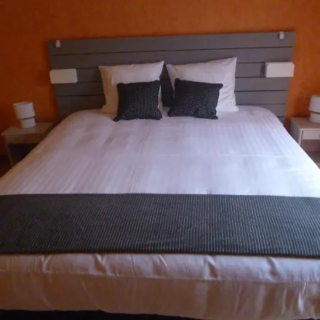 Pres Des Commerces Et Des Plages. Holiday home *