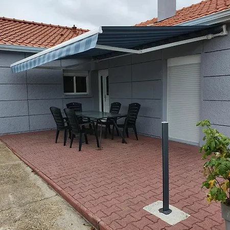 Pres Des Commerces Et Des Plages. Holiday home Le Verdon-sur-Mer